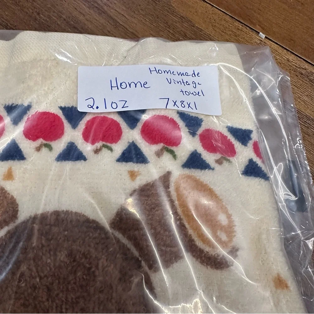 Vintage Handmade Crochet Kitchen Towel‎ Teddy Bear Apples Red White 90’s vibe